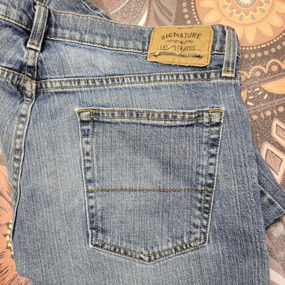 Signature by Levi Strauss Men's 36x32 Medium Wash Denim Blue Straight Leg Jeans - Picture 6 of 7